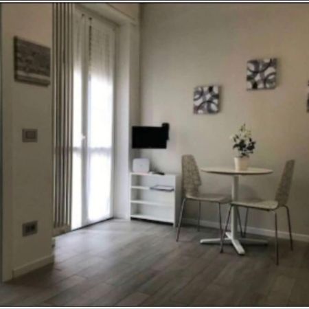 Lolo Apartment Milan Bagian luar foto